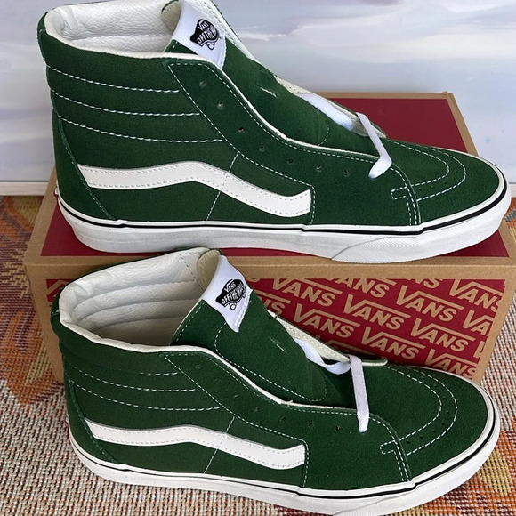 Vans WMNS Sk8-Hi
Color Theory Greener Past
VN0005U96QU
Sneakers - Picture 2 of 16